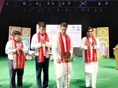 Chief Minister Dr Manik Saha distributed yarns among tribal weavers under a special scheme ‘Chief Minister’s Tribal Women Weavers Development Programme-2025-26’ during a programme held at Rabindra Satabarshiki Bhavan in Agartala on November 4.
